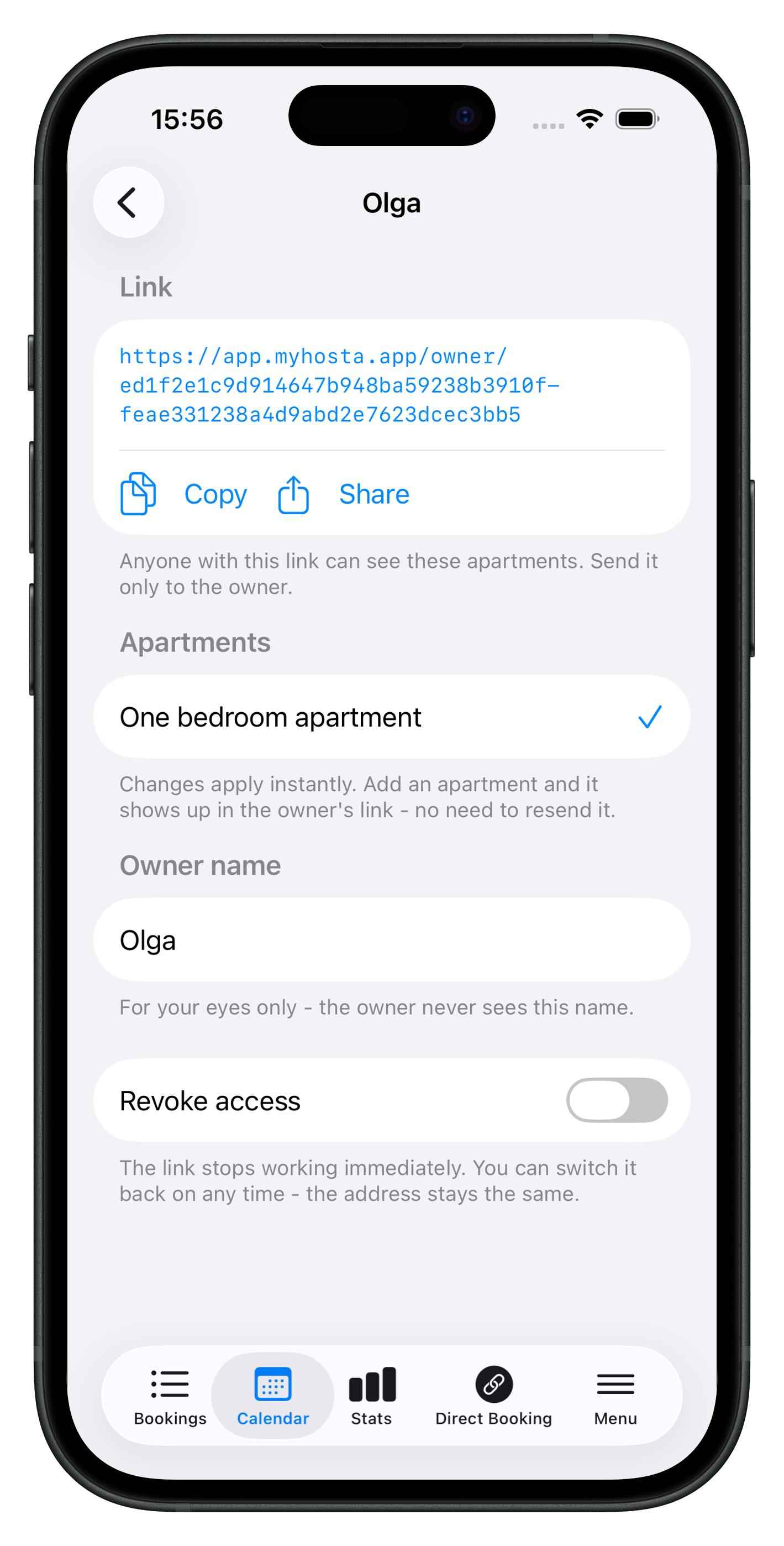 Owner link detail screen in Hosta with Copy and Share buttons, apartment list and a Revoke access toggle